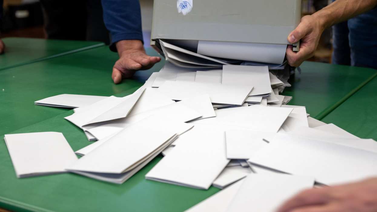 A ballot box is emptied and the counting of ballots begins. In Bavaria, the election for the 19th Bavarian state parliament took place on Sunday.