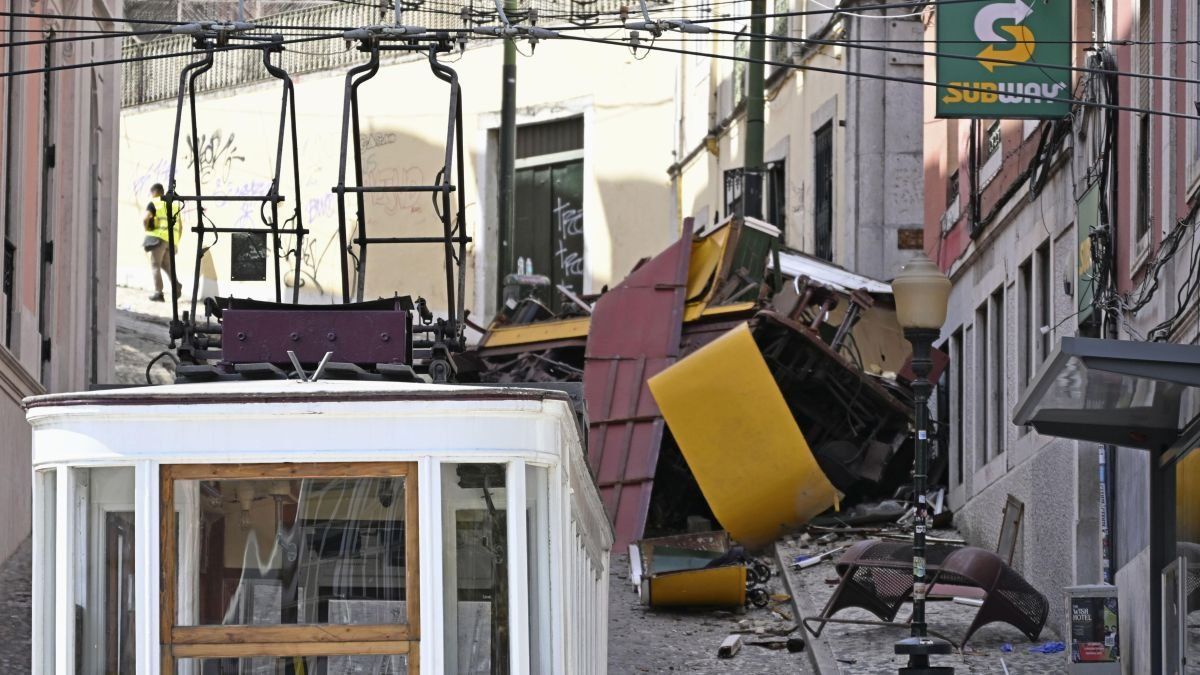 A destroyed streetcar on Lisbon's iconic Gloria funicular railway line on Sept. 4, 2025.