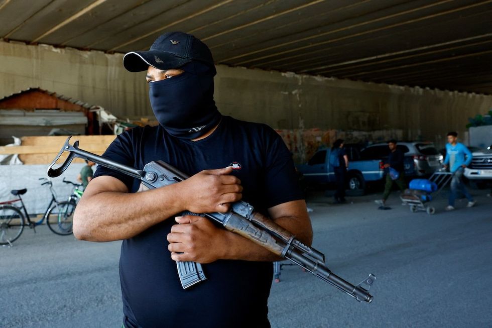 Israel strikes Syrian security forces