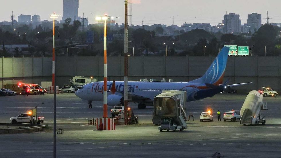 Israel-bound flight hijacking sparks terrorism concerns, AI leaders sign “morally binding” regulation agreement, Burkina Faso wants to keep its gold