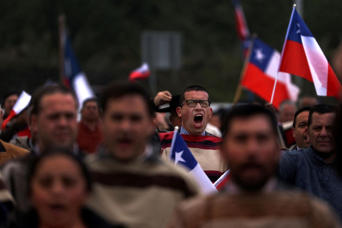 Ahead of referendum, Chileans lukewarm on new constitution