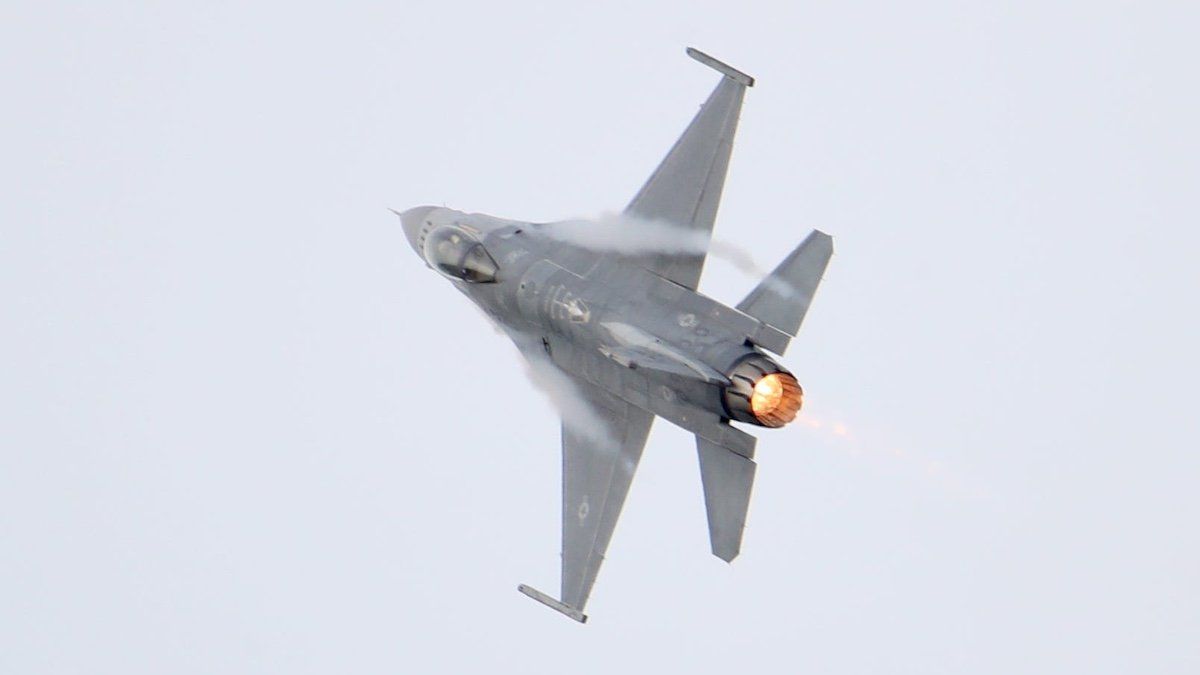 ​An F-16 Viper flies overhead during the Thunder Over Louisville airshow on Saturday, April 20, 2024.