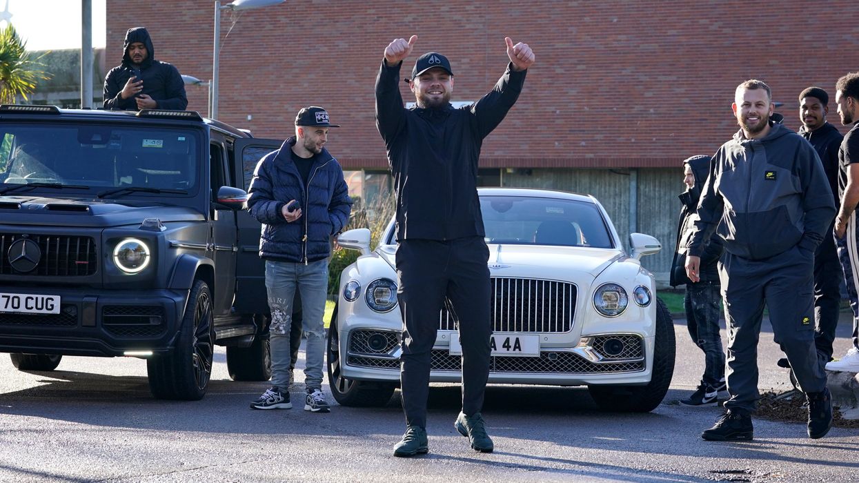 Around 1,100 inmates are expected to be let out early in an attempt to ease overcrowding in prisons.