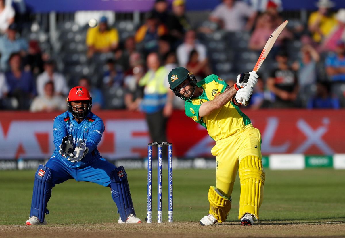 Australia's Glenn Maxwell (R) plays against Afghanistan in the 2019 ICC Cricket World Cup in the UK.