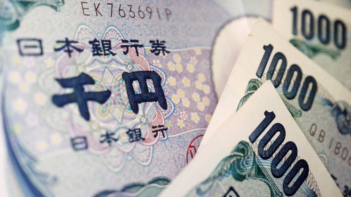 Banknotes of Japanese yen are seen in this illustration picture taken June 15, 2022. 
