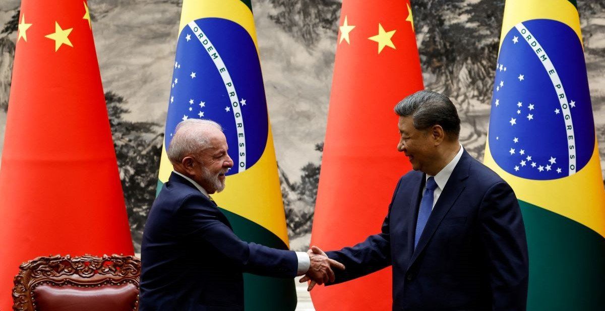 ​Chinese President Xi Jinping shakes hands with Brazil's President Luiz Inacio Lula da Silva after a signing ceremony and a joint press conference, at the Great Hall of the People in Beijing, China, May 13, 2025. 