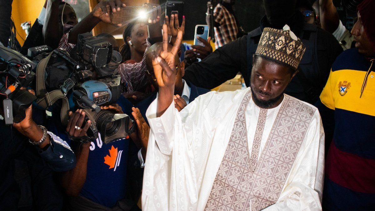 ​Dakar, Senegal.- In photos taken on March 24, 2024, Bassirou Diomaye Faye (photo), leader of the main opposition party casts his vote during the presidential elections.