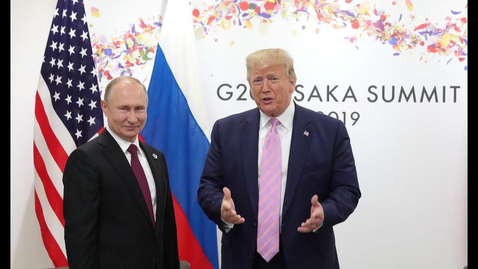 Fist-bumps, gags and love-ins for Trump at G-20