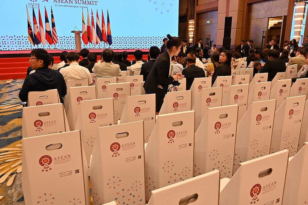 Asean tiptoes around contentious issues