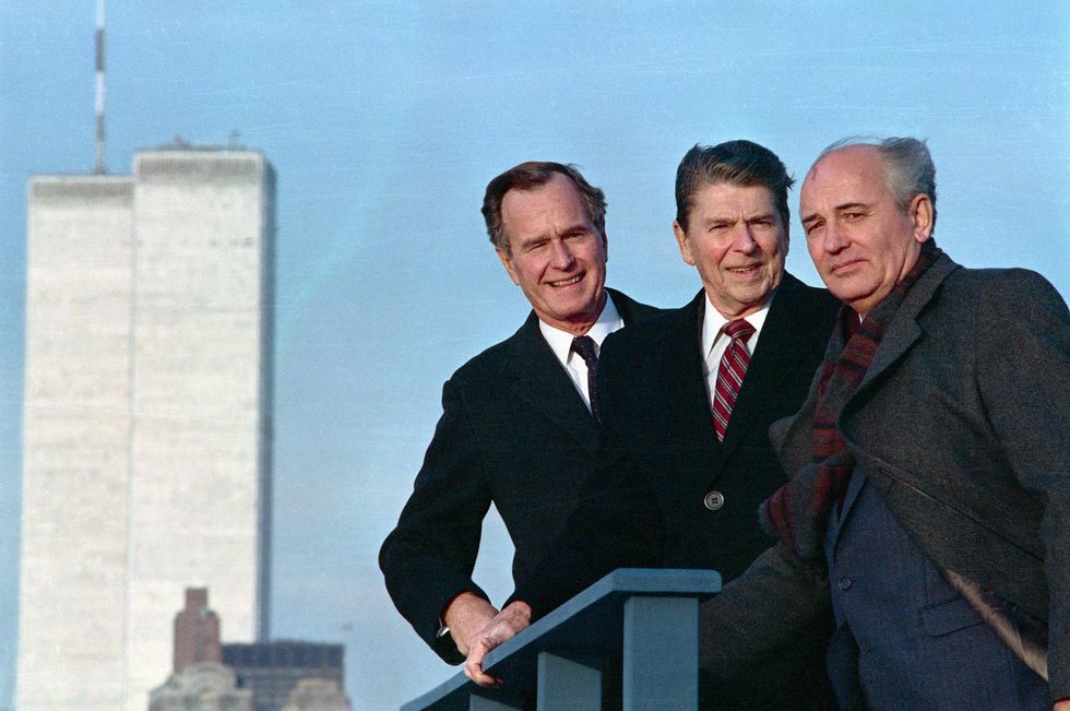 Gorbachev poses with U.S. President Ronald Reagan and Vice President George H. W. Bush in New York. More hopeful times...