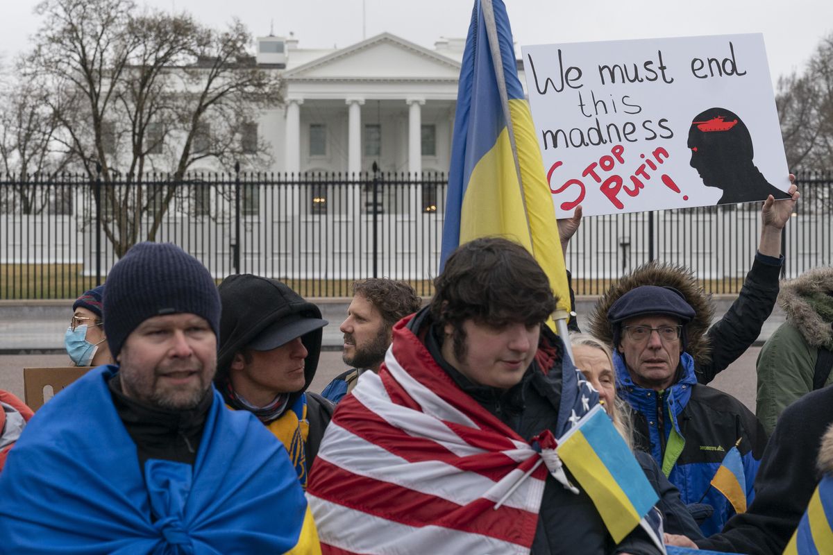 Hard Numbers: Americans mull response, Ukrainian death toll mounts