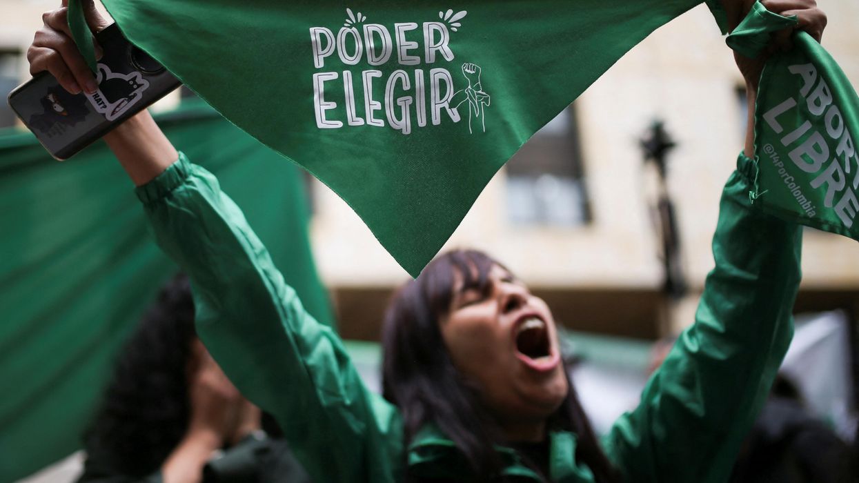 HN: Colombia decriminalizes abortion, Burkina Faso gold mine explosion, US house prices soar, Italy rescues migrants at sea