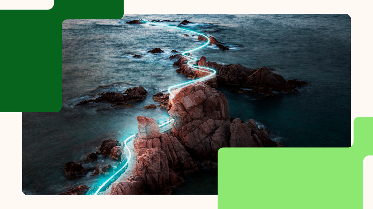 Image of the ocean and rocks