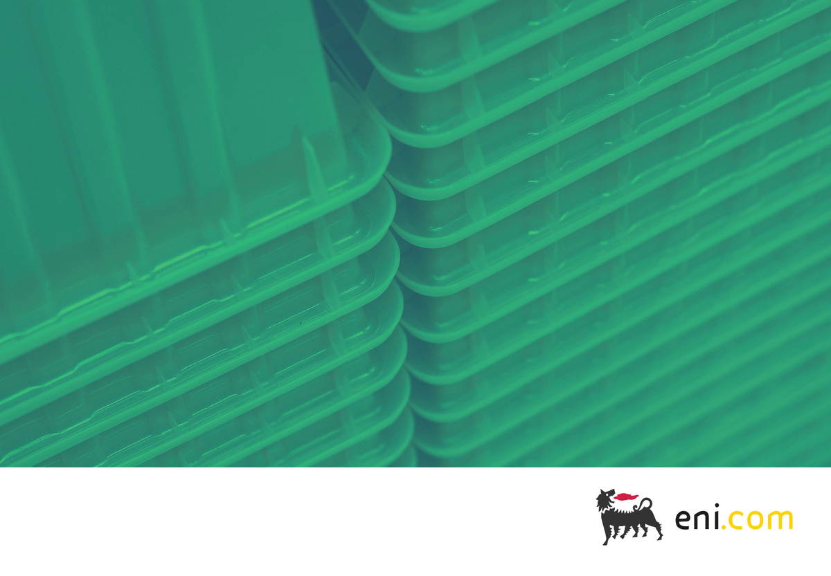 Circular plastic boxes
