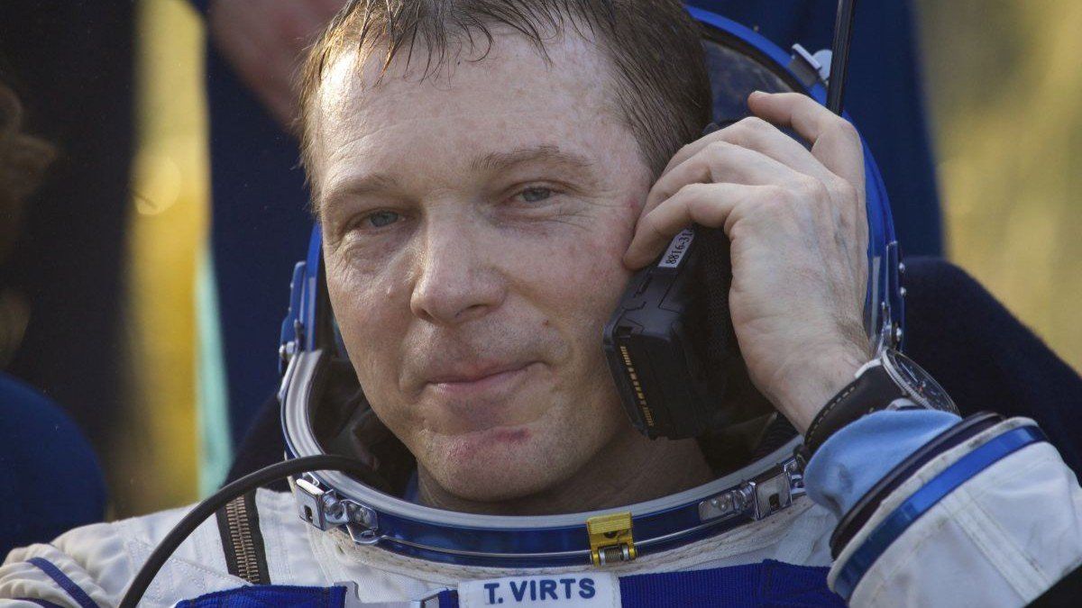 ​International Space Station (ISS) crew member Terry Virts shortly after landing near the town of Zhezkazgan, Kazakhstan, on June 11, 2015.