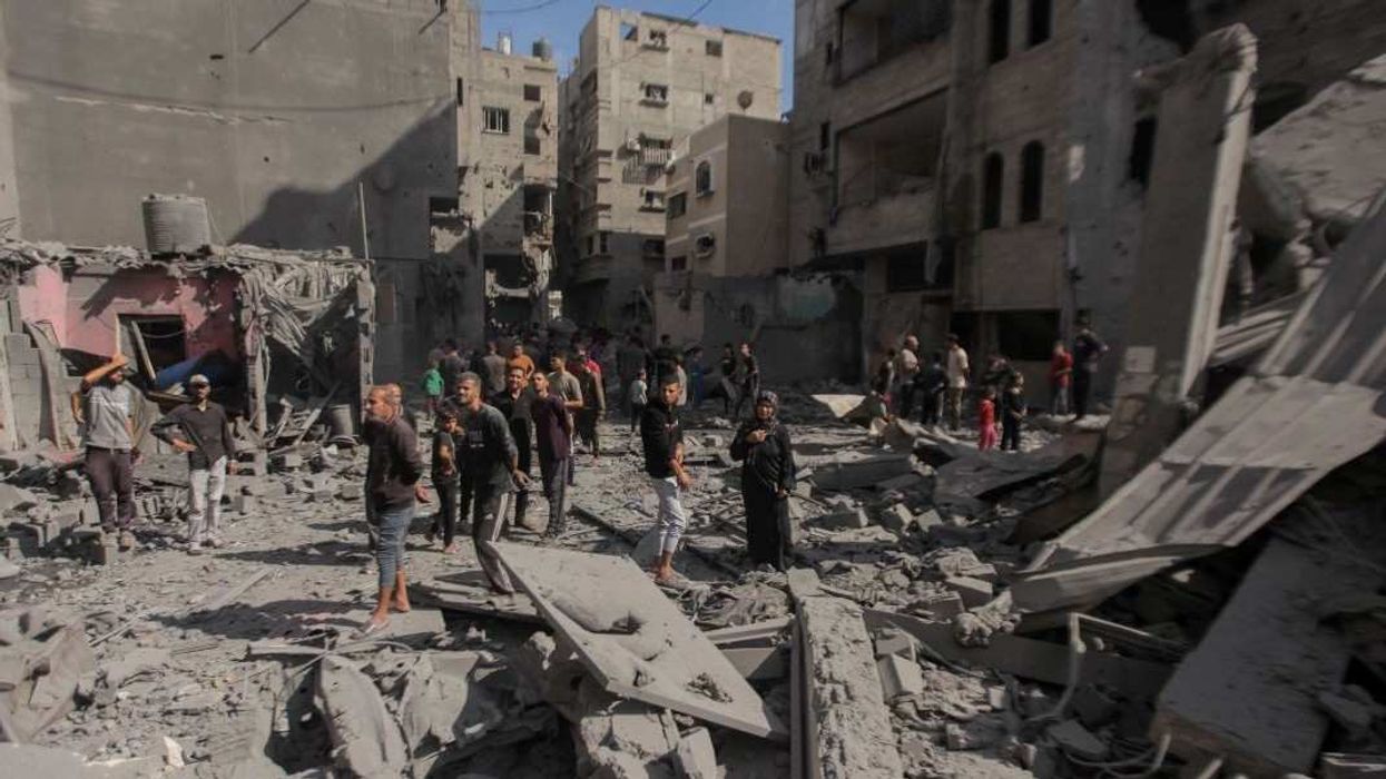 Israeli warplanes launched heavy airstrikes targeting an entire residential block near the Al-Sousi Mosque in Al-Shati refugee camp, west of Gaza City. The strikes destroyed a large number of homes, levelling some to the ground. Civil defense and ambulance teams rushed to the scene and are working to rescue victims and recover bodies from under the rubble amidst widespread destruction and significant difficulties in rescue operations due to the ongoing bombardment and a shortage of equipment.