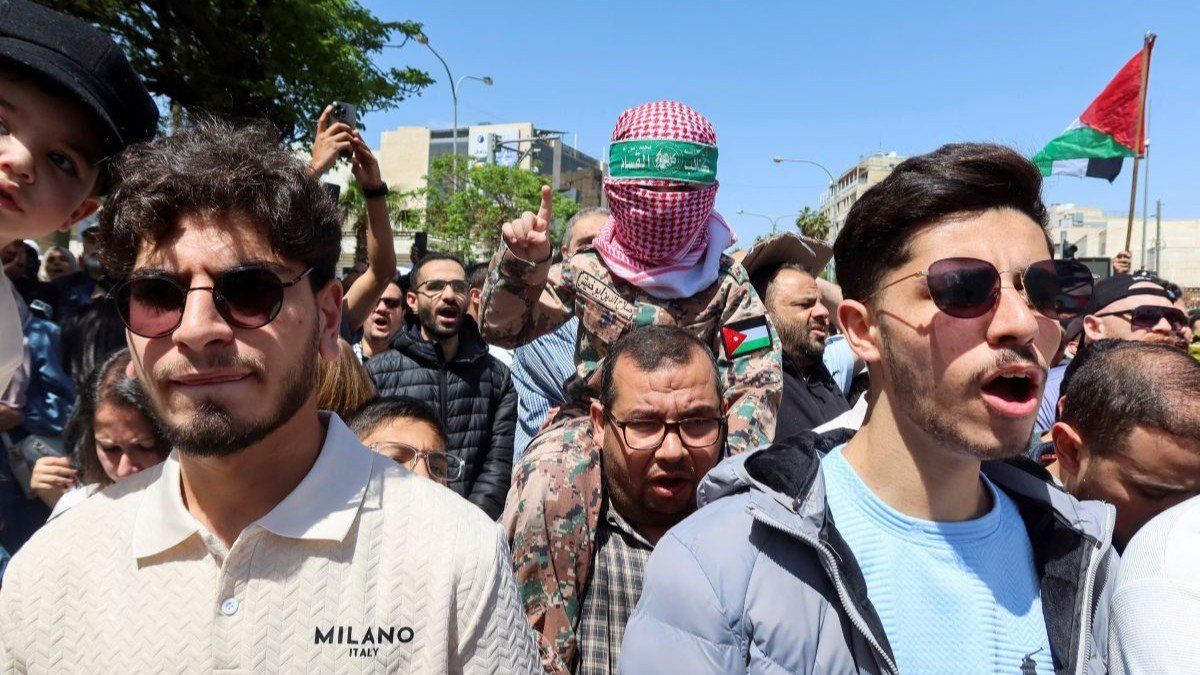 ​People gather after Friday prayers during a protest in solidarity with Palestinians in Gaza, in Amman, Jordan, on April 4, 2025.