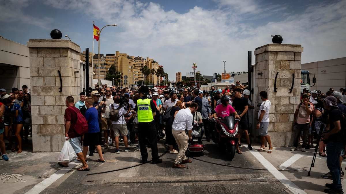 The demolition of the border fence between Spain and Gibraltar in La Línea de la Concepción, on July 15, 2026.