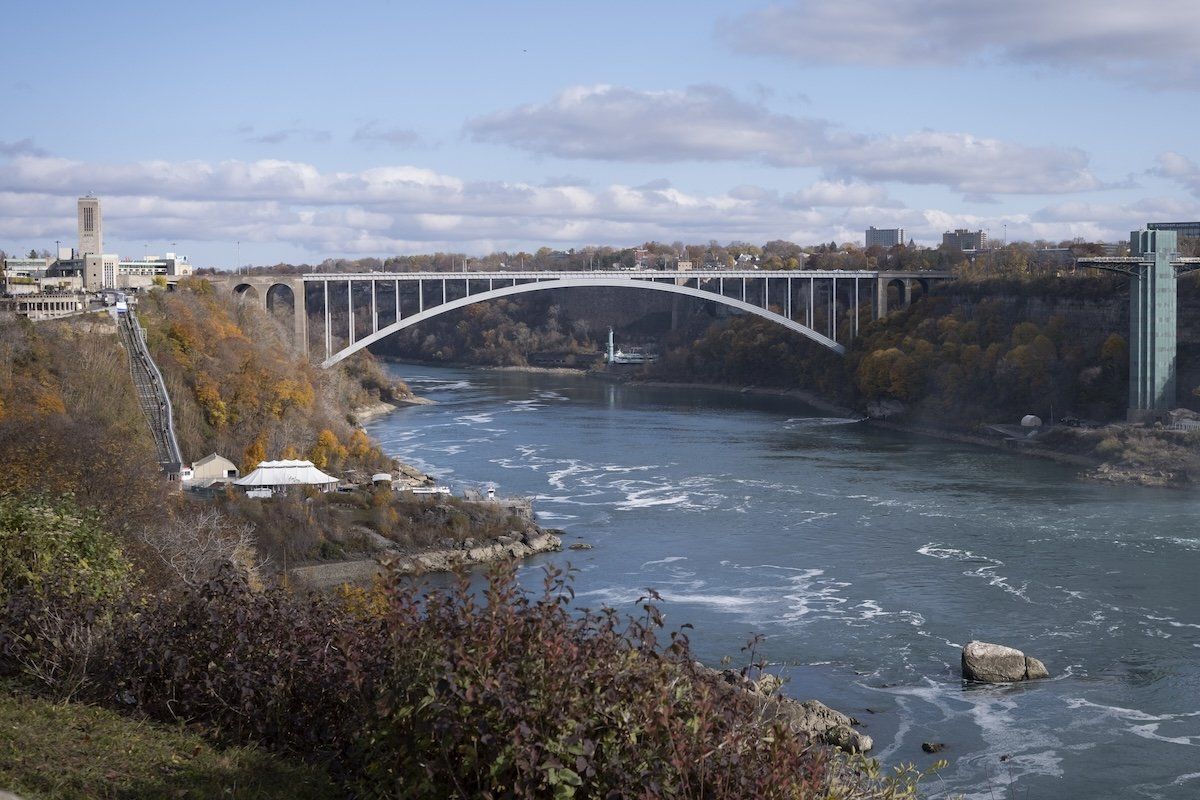 The Rainbow Bridge over the Niagara River links the borders of Niagara Falls in Ontario, Canada, to Niagara Falls in New York. 