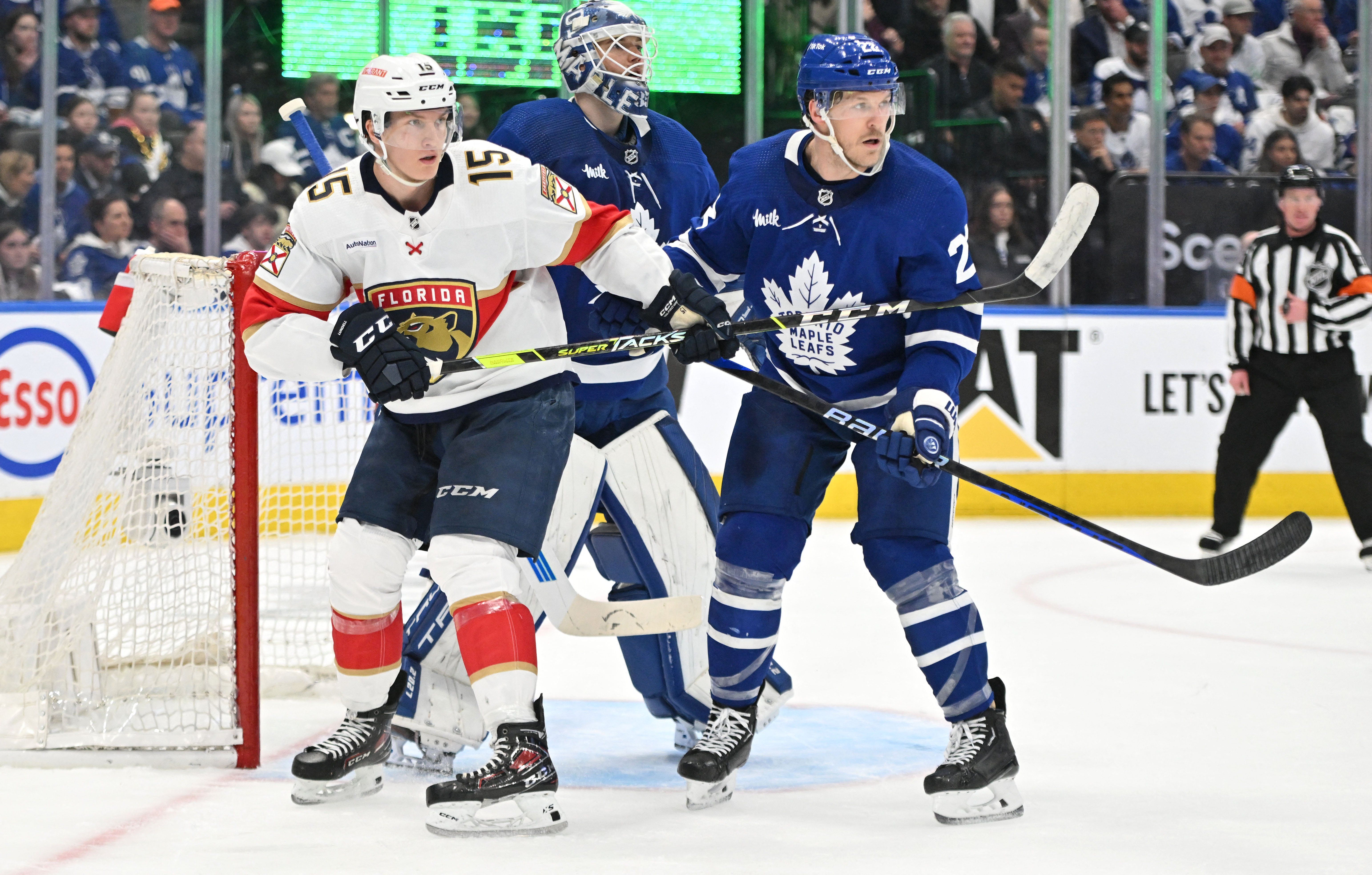 Toronto Maple Leafs defenseman Jake McCabe covers Florida Panthers forward Anton Lundell in the second round of the 2023 Stanley Cup.
