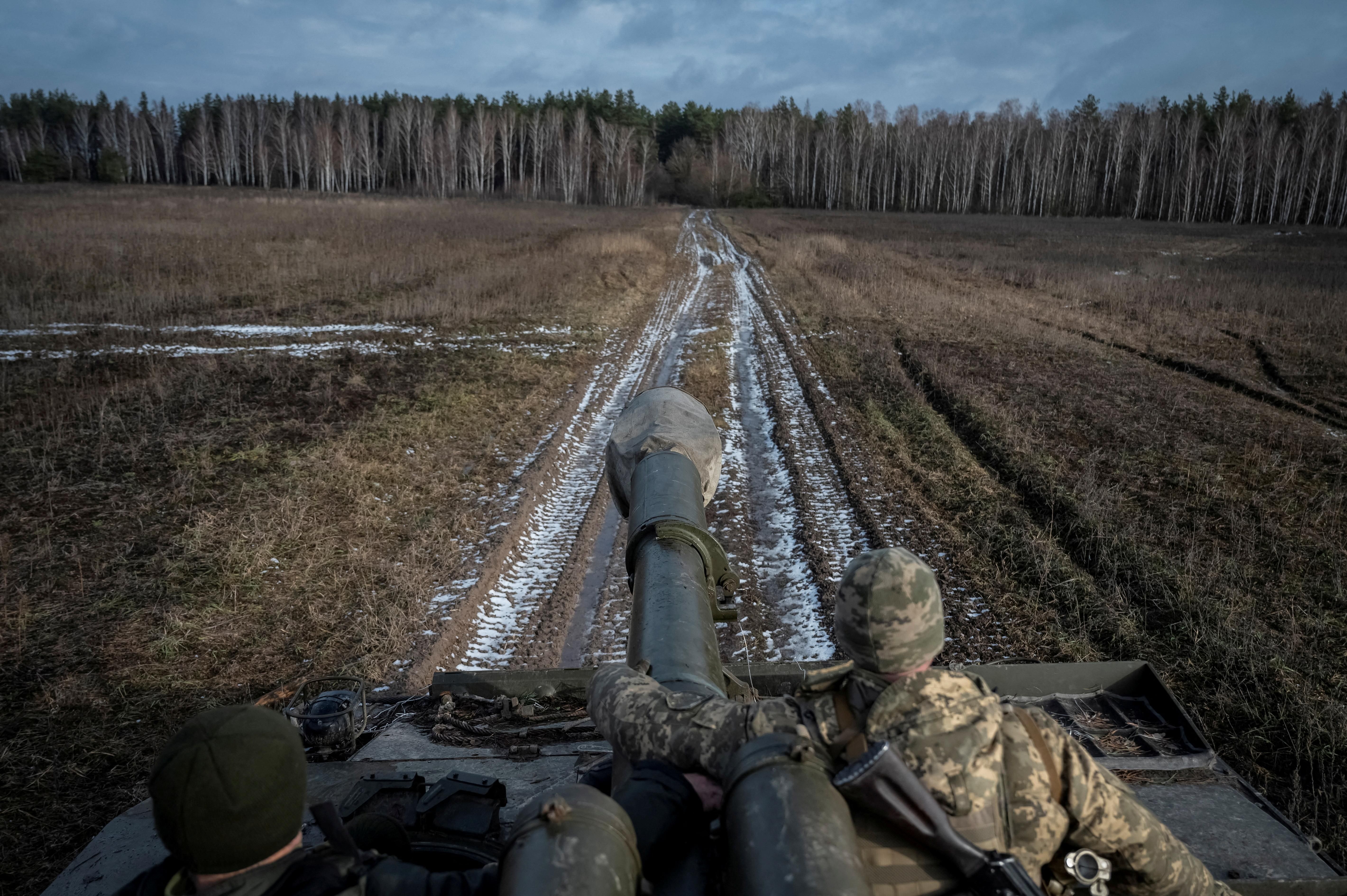 Ukrainian servicemen drill at the Belarusian border, amid Russia's attack on Ukraine near Chornobyl, Ukraine