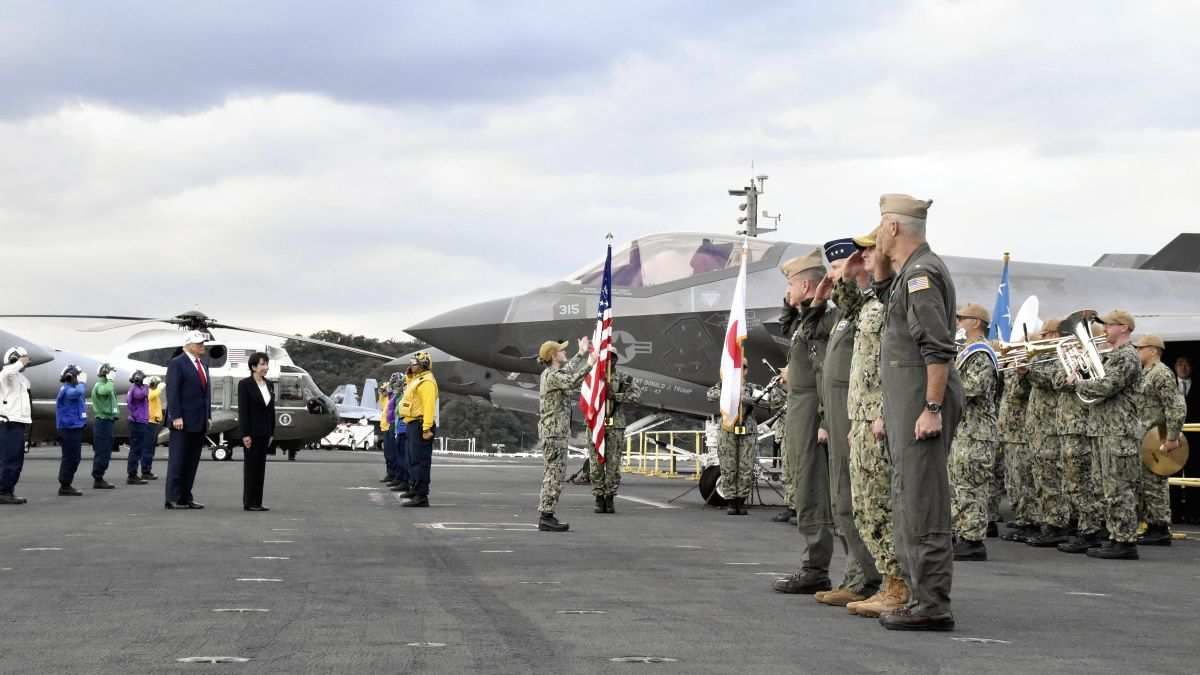 ​US President Donald Trump and Japanese Prime Minister Sanae Takaichi arrive at the nuclear-powered aircraft carrier USS George Washington (CVN-73) in Yokosuka City, Kanagawa Prefecture, Japan, on October 28, 2025.