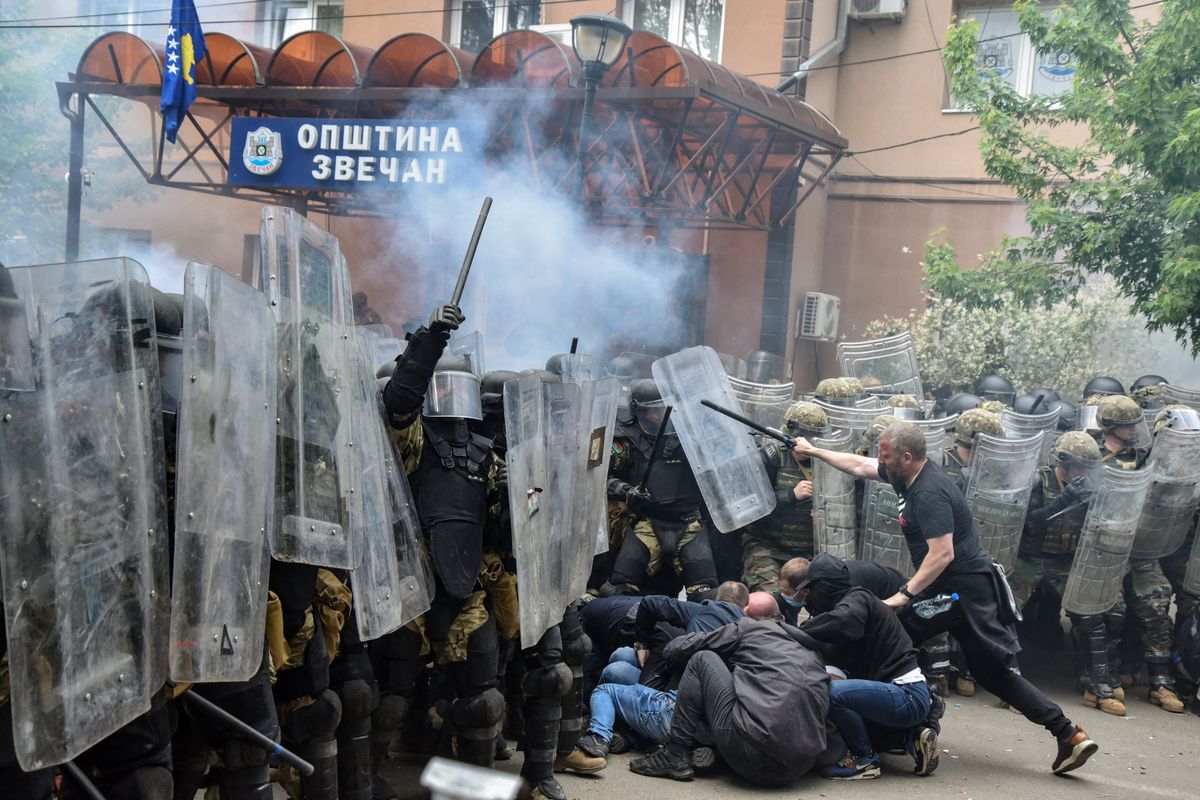 NATO Kosovo Force soldiers clash with local Kosovo Serb protesters