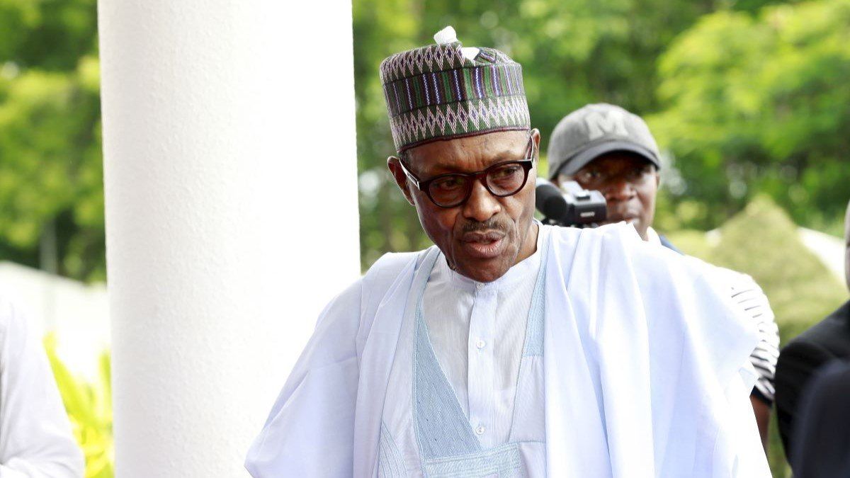 ​Nigeria's President Muhammadu Buhari arrives for the Summit of Heads of State and Governments of the Lake Chad Basin Commission (LCBC) at the presidential wing of the Nnamdi Azikiwe International Airport Abuja, Nigeira June 11, 2015.