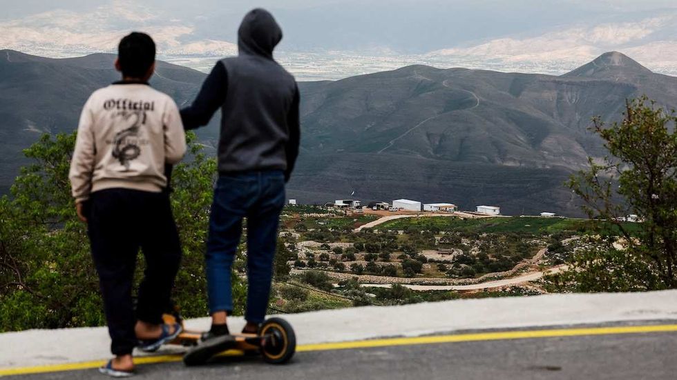 UK and others ban imports from Israeli settlements, Saudis and Houthis on the brink of war, Another African country cracks down on foreigners