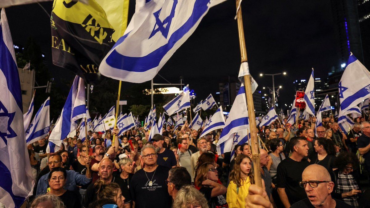 ​People attend a protest against Israeli Prime Minister Benjamin Netanyahu's government and to call for the release of hostages kidnapped in the deadly October 7 attack on Israel by the Palestinian Islamist group Hamas, in Tel Aviv, Israel, April 27, 2024. 
