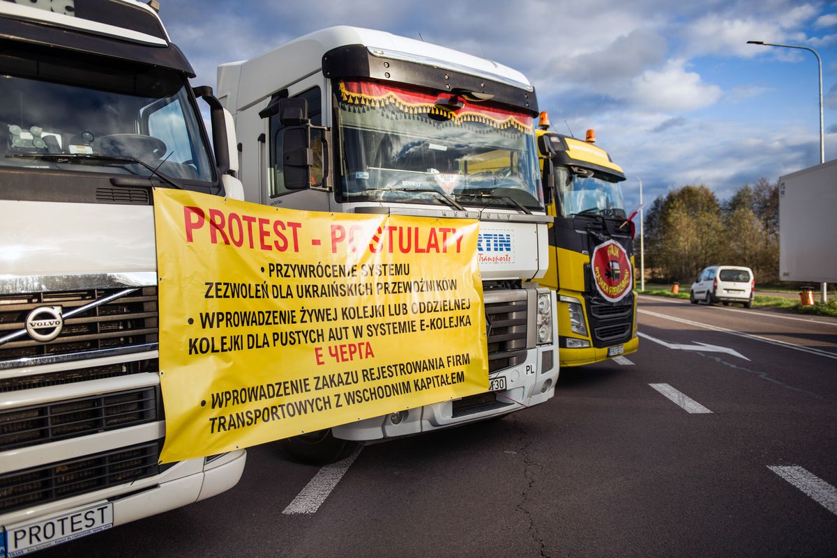 Polish truckers block several border crossings with Ukraine in protest at what they say is Ukrainian haulers' free rein in Poland that is hurting their business. 