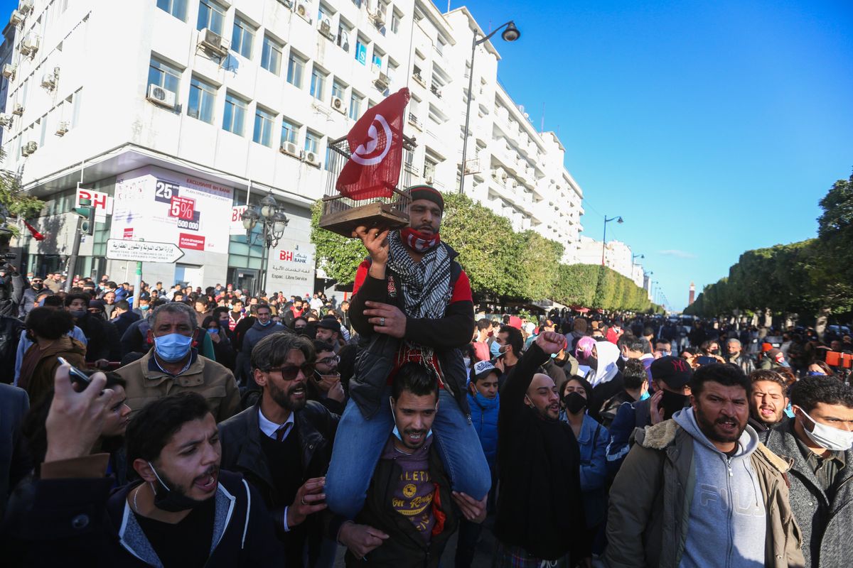 Protesters demand fall of the regime in Tunisia. Reuters