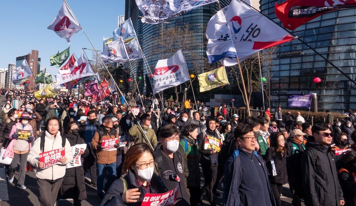 Protesters demanded the ouster of South Korean President Yoon in central Seoul on March 29, 2025.​