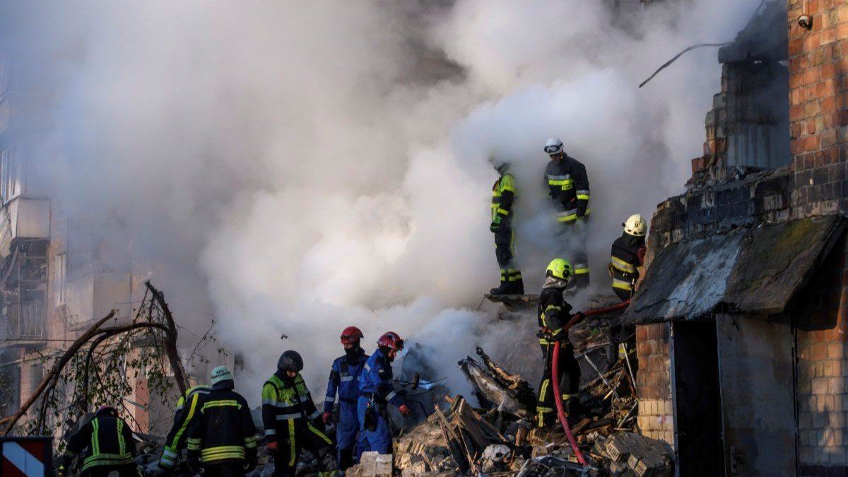 ​Rescue and search operations continue in Kyiv, Ukraine, on August 28, 2025.