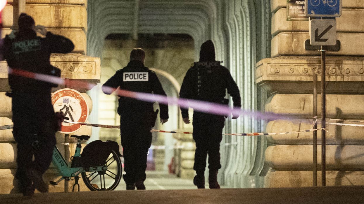 Scene of the terrorist knife attack near the Bir Hakeim bridge and Quai de Grenelle, where one German tourist was killed, and two others were injured in Paris late Saturday.