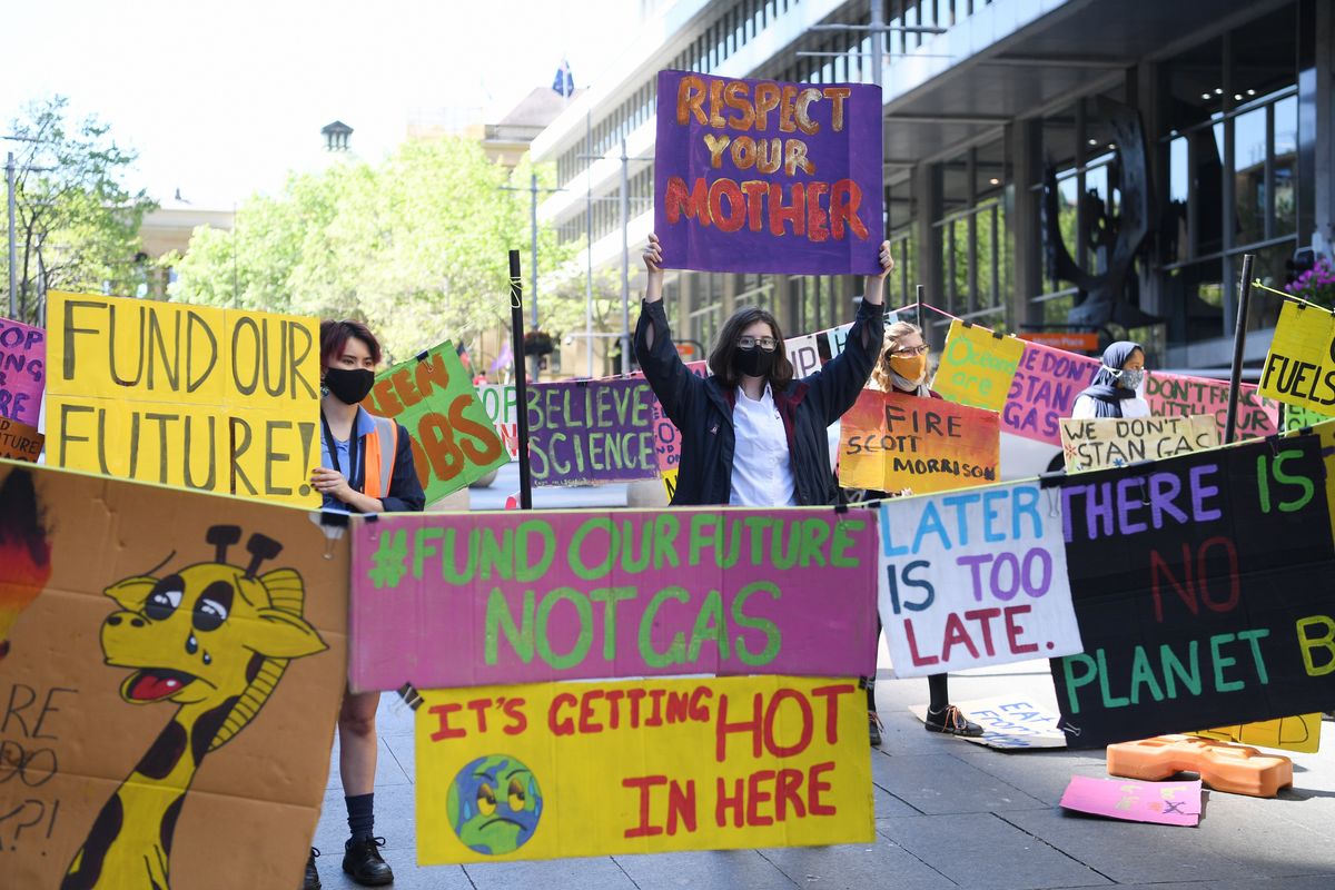school students take part in Fund Our Futures Not Gas climate rally in Sydney