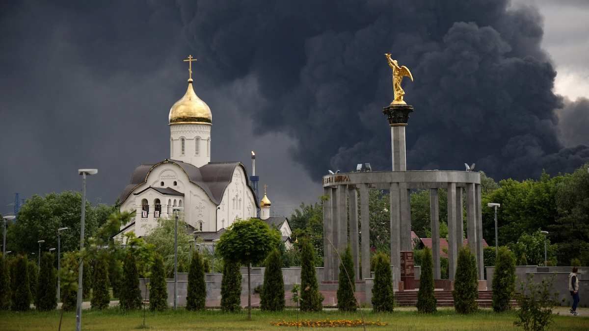 ​Smoke rises from an oil refinery following a Ukrainian drone attack, in Moscow, Russia, on June 18, 2026.