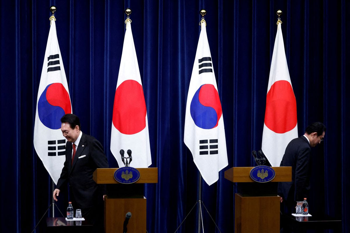 South Korea's President and Japan's Prime Minister on Stage in Tokyo 