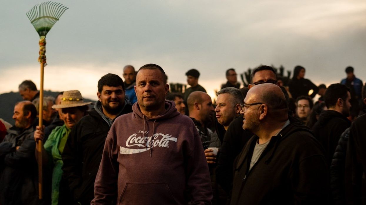 Spain, Girona, 24/02/06. Several hundred farmers gather on the highway to protest against bureaucracy, Europe and water management.