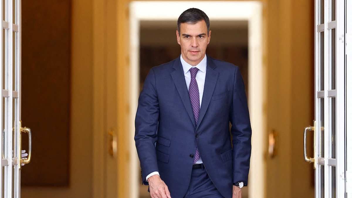 Spain's Prime Minister Pedro Sanchez walks to greet European Council President Charles Michel at Moncloa Palace in Madrid, Spain, May 30, 2024.