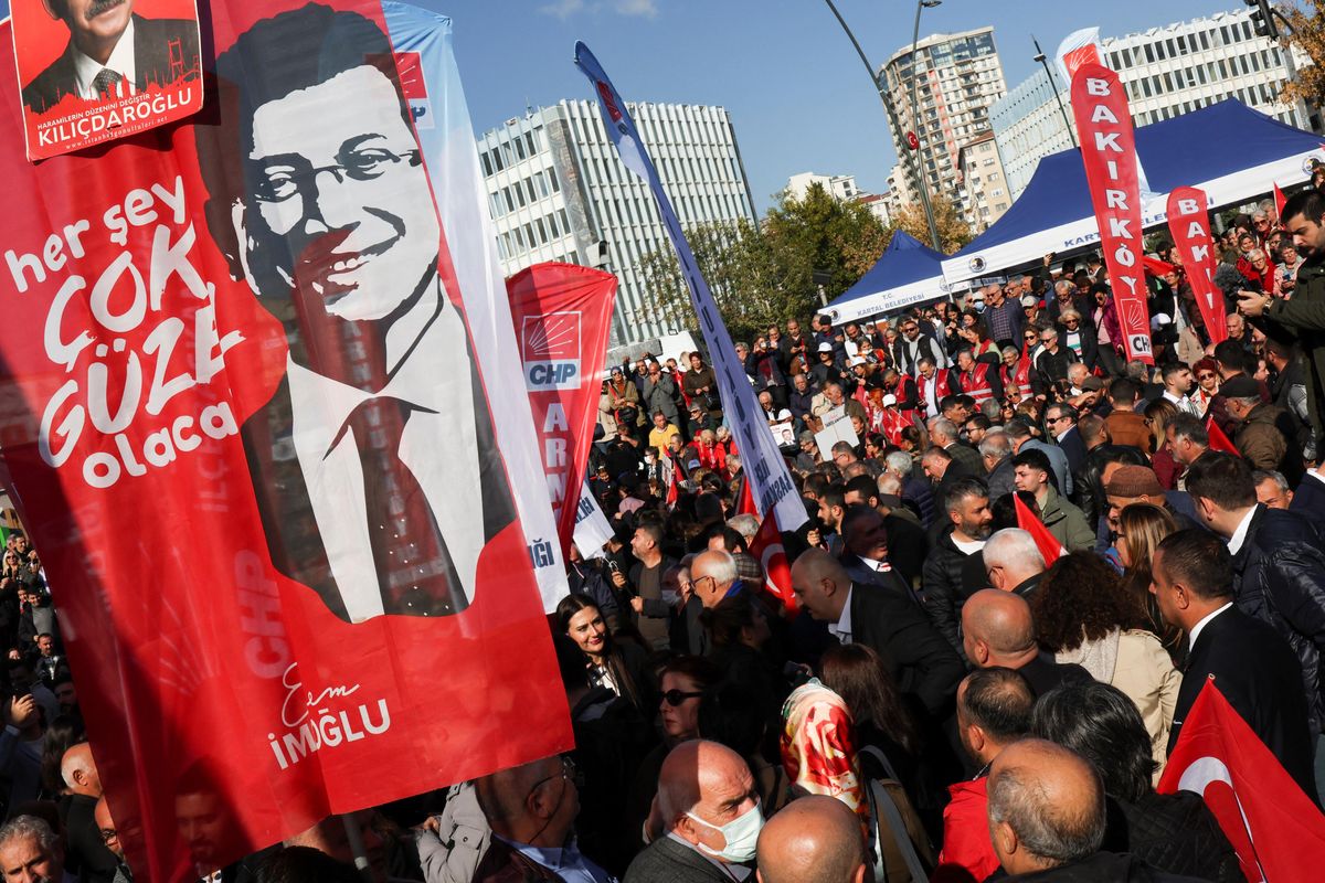 Supporters of Istanbul Mayor Ekrem Imamoglu demonstrate as a Turkish court reaches a verdict in his trial.