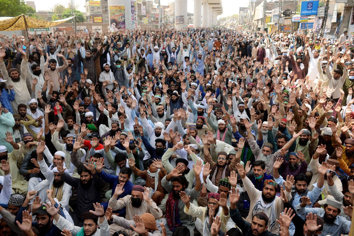 Supporters of the banned Islamist political party Tehrik-e-Labaik Pakistan (TLP) chant slogans during a protest in Lahore, Pakistan April 19, 2021.