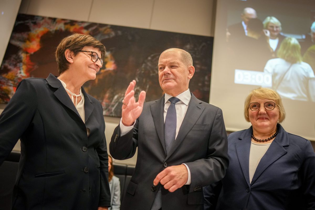 ​ The Bundestag has withdrawn its confidence in Chancellor Scholz, paving the way for a new election on February 23, 2025.