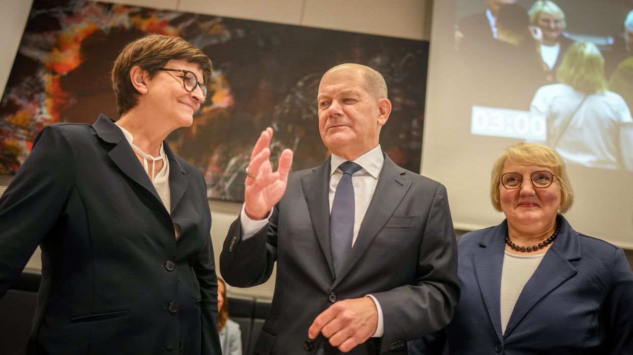  The Bundestag has withdrawn its confidence in Chancellor Scholz, paving the way for a new election on February 23, 2025.