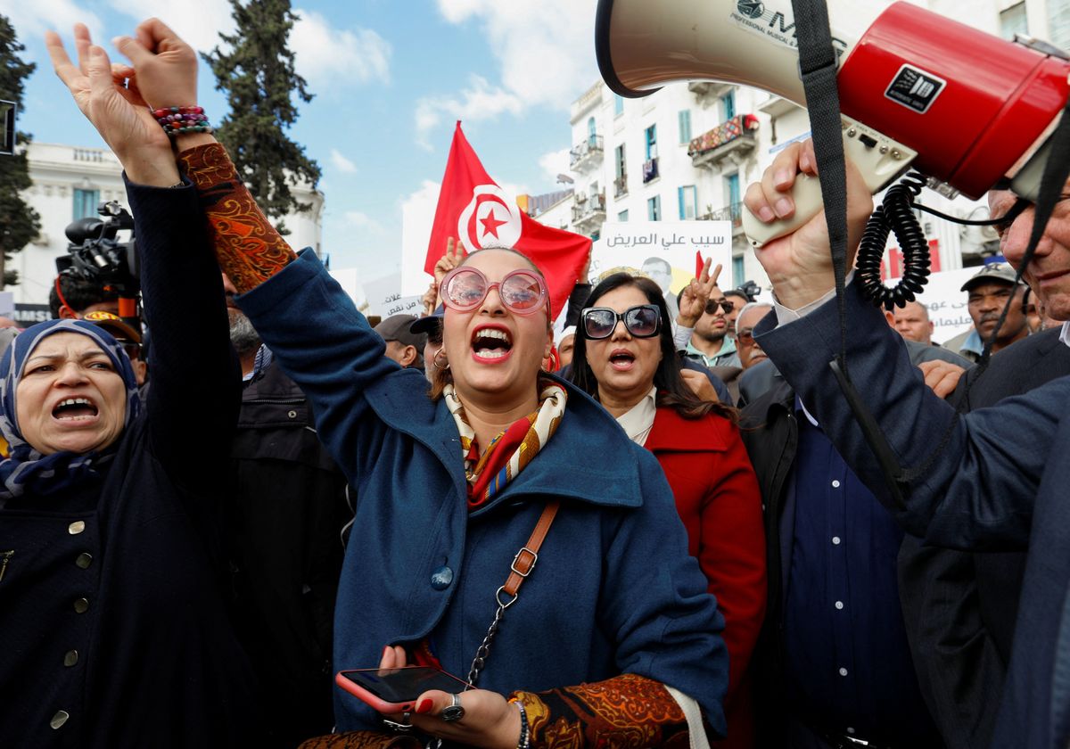 ​Tunisian activist Chaimaa Issa gestures during a protest against Tunisian President Kais Saied, in Tunis, Tunisia January 14, 2023. 