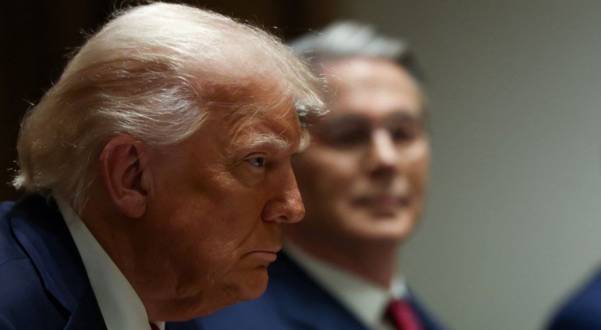 ​U.S. President Donald Trump meets with Italian Prime Minister Giorgia Meloni in the Cabinet Room at the White House in Washington, D.C., U.S., April 17, 2025. 
