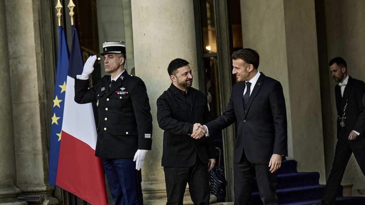 ​Ukraine's President Volodymyr Zelensky is received by French President Emmanuel Macron at the Elysee Palace in Paris, France, on January 6, 2026.