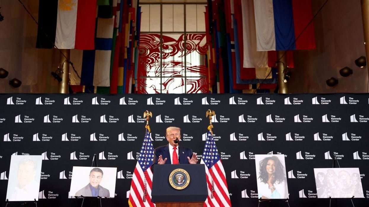 Trump tries to Make Art Great Again