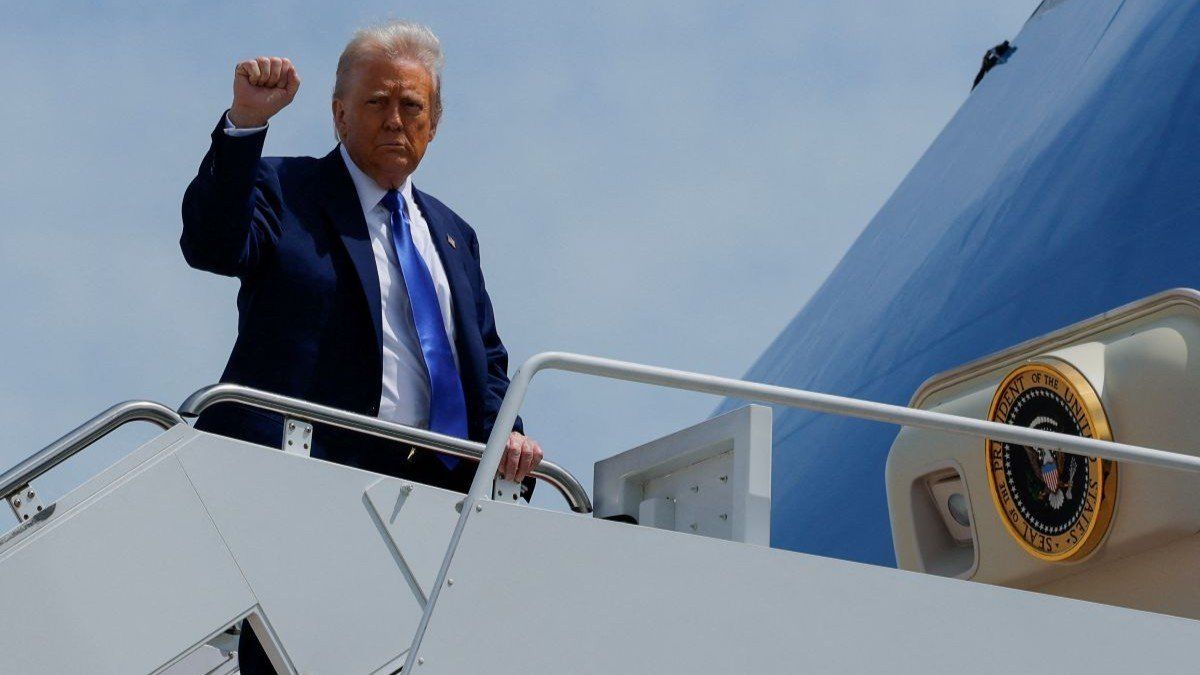​US President Donald Trump prepares to set off for Saudi Arabia, Qatar and the United Arab Emirates, from Joint Base Andrews, in Maryland, USA, on May 12, 2025.