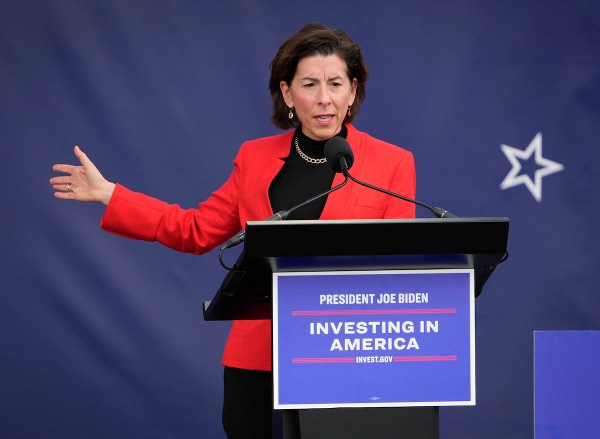 ​US Secretary of Commerce Gina Raimondo announces a major grant at the Samsung semiconductor plant in Taylor, Texas, on Monday, April 15, 2024.